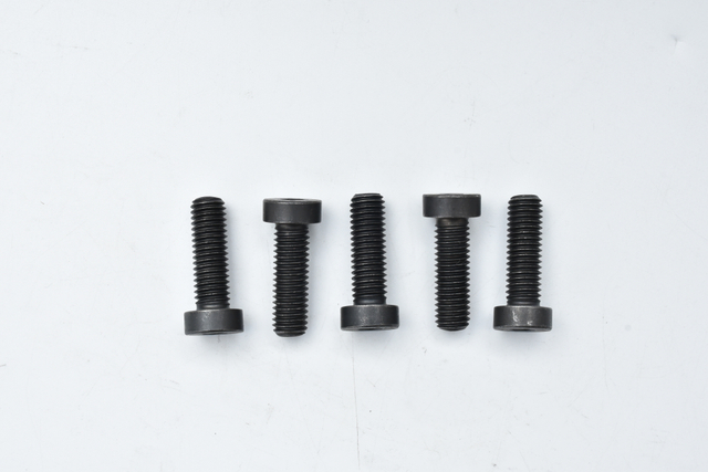 Thin internal hex screws DIN7984-1985 12.9 10.9 8.8 HRC39-44 HRC32-39 HRC23-34 Alloy steel Alloy steel Carbon steel Black Oxide 